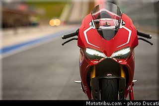 ducati_2013_panigale_1199_r_0054.jpg