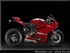 ducati_2013_panigale_1199_r_0061.jpg