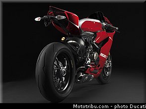 ducati_2013_panigale_1199_r_0062.jpg