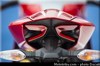 ducati_2013_panigale_1199_r_0073.jpg