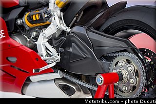 ducati_2013_panigale_1199_r_0081.jpg