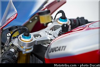 ducati_2013_panigale_1199_r_0082.jpg
