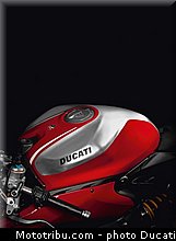 ducati_2013_panigale_1199_r_0085.jpg