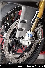 ducati_2013_panigale_1199_r_0090.jpg