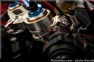 ducati_2013_panigale_1199_r_0092.jpg