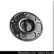 ducati_2013_panigale_1199_r_0120.jpg