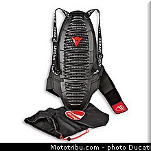 ducati_2013_panigale_1199_r_0127.jpg