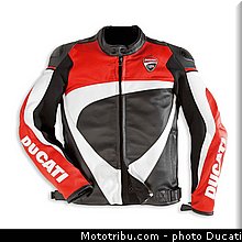 ducati_2013_panigale_1199_r_0134.jpg