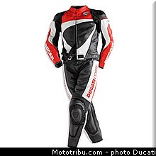 ducati_2013_panigale_1199_r_0136.jpg