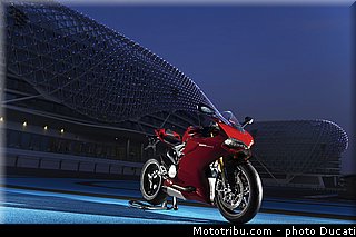 ducati_2013_panigale_1199_s_004.jpg