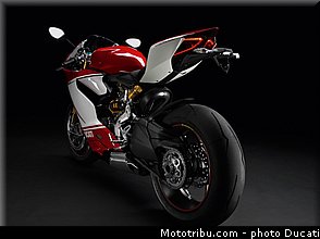 ducati_2013_panigale_1199_s_009.jpg