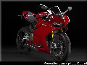 ducati_2013_panigale_1199_s_013.jpg