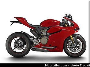 ducati_2013_panigale_1199_s_017.jpg