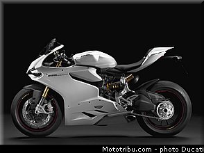 ducati_2013_panigale_1199_s_019.jpg