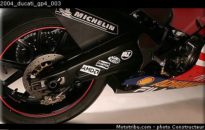 2004_ducati_gp4_003.jpg