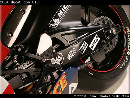 2004_ducati_gp4_010.jpg