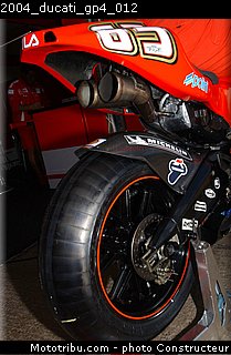 2004_ducati_gp4_012.jpg
