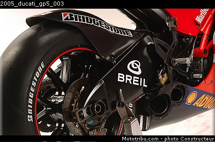 2005_ducati_gp5_003.jpg