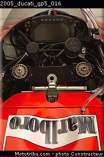 2005_ducati_gp5_016.jpg