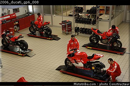 2006_ducati_gp6_008.jpg