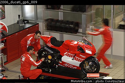 2006_ducati_gp6_009.jpg