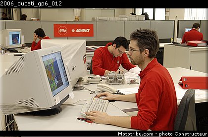 2006_ducati_gp6_012.jpg
