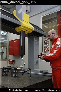 2006_ducati_gp6_016.jpg