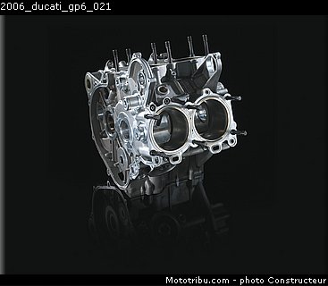 2006_ducati_gp6_021.jpg