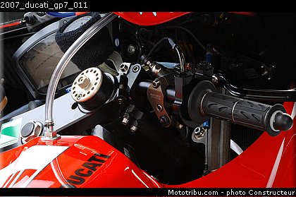 2007_ducati_gp7_011.jpg