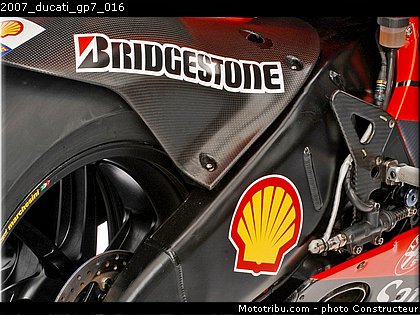 2007_ducati_gp7_016.jpg