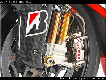 2007_ducati_gp7_017.jpg