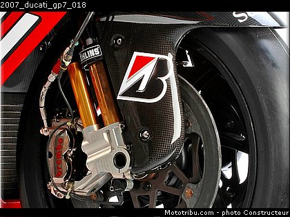 2007_ducati_gp7_018.jpg