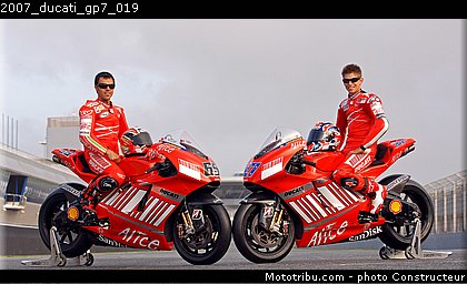 2007_ducati_gp7_019.jpg