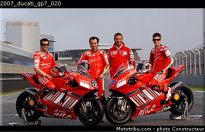 2007_ducati_gp7_020.jpg