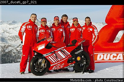 2007_ducati_gp7_021.jpg