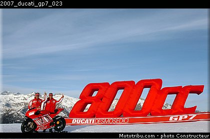 2007_ducati_gp7_023.jpg