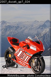 2007_ducati_gp7_024.jpg