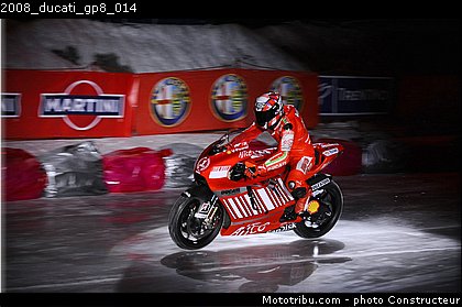 2008_ducati_gp8_014.jpg