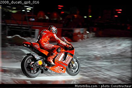 2008_ducati_gp8_016.jpg