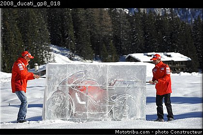 2008_ducati_gp8_018.jpg