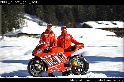 2008_ducati_gp8_020.jpg