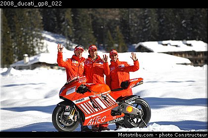 2008_ducati_gp8_022.jpg