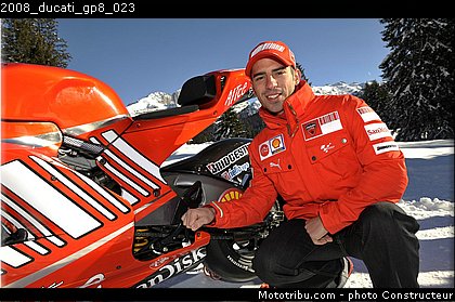2008_ducati_gp8_023.jpg