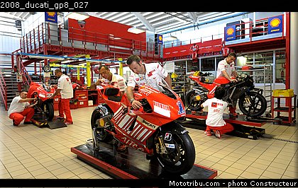 2008_ducati_gp8_027.jpg