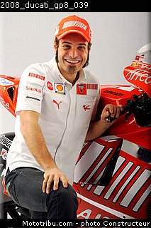 2008_ducati_gp8_039.jpg