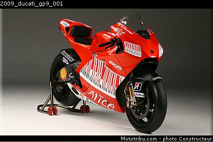 2009_ducati_gp9_001.jpg