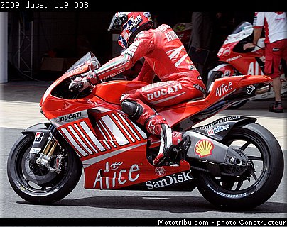 2009_ducati_gp9_008.jpg