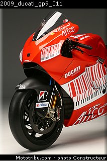 2009_ducati_gp9_011.jpg