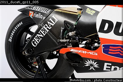 2011_ducati_gp11_005.jpg