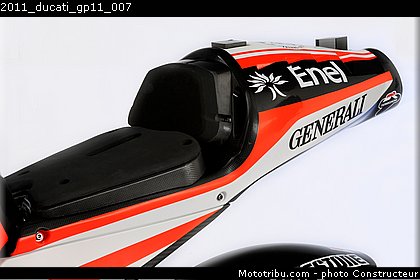 2011_ducati_gp11_007.jpg